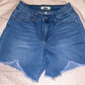 High waisted Distressed hem denim shorts
